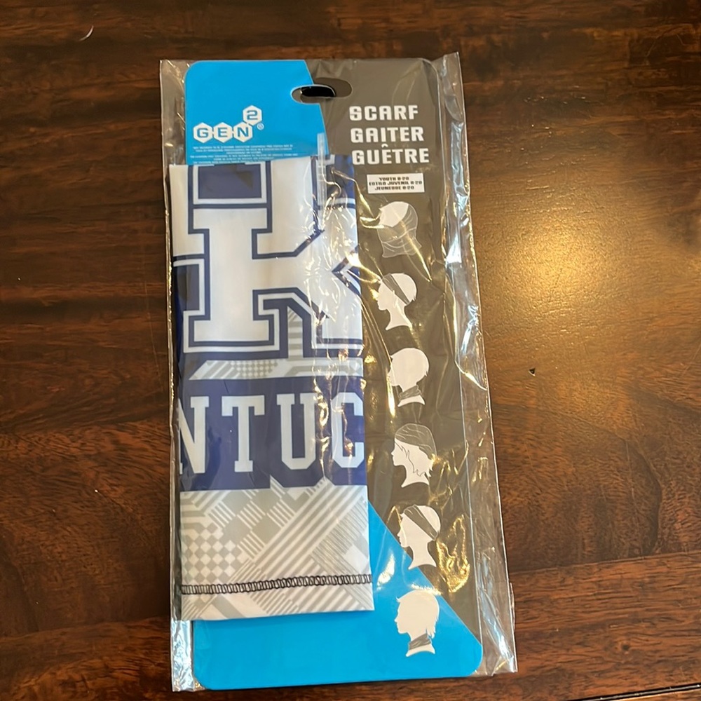 University of Kentucky wrap/scarf. NWT, can be worn 6 different ways.